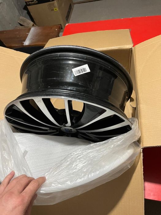 Диски Размер R17 в новом состояниии