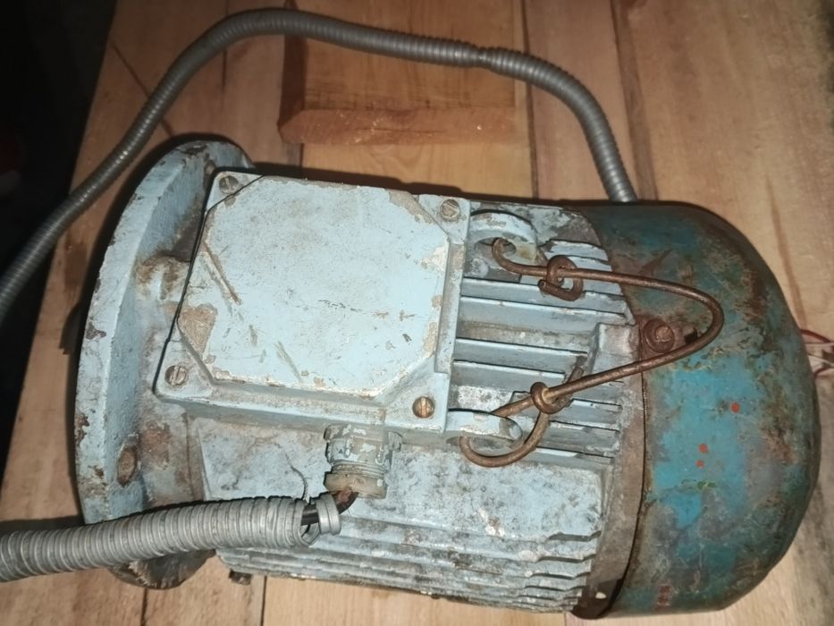 Продам электродвигатель