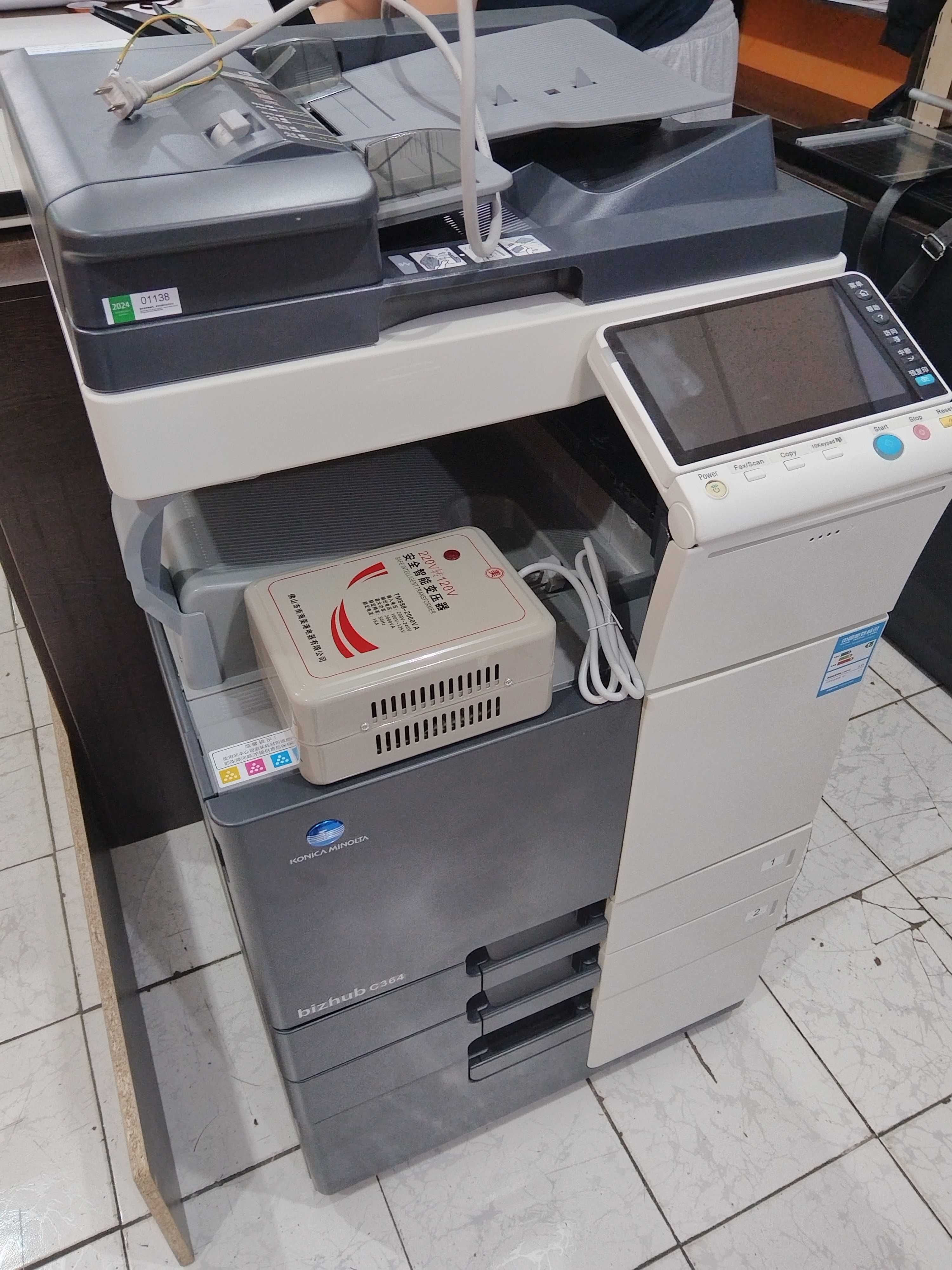 Продам принтер konika minolta c364