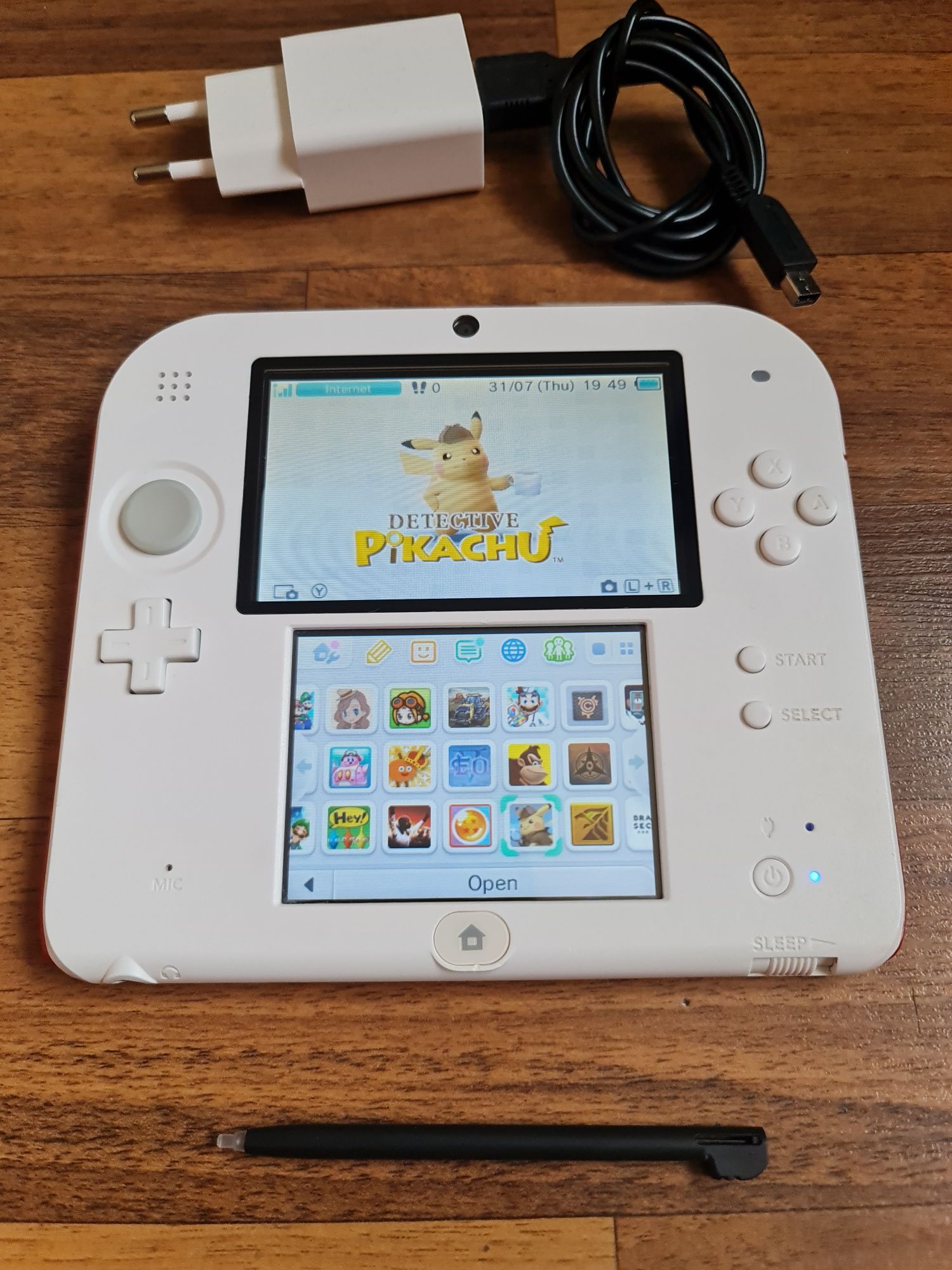 Jucarie Nintendo 2ds + 50 jocuri perfect functional(mario,zelda,pokemo