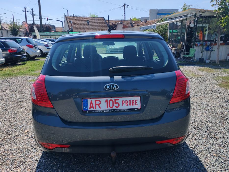 KIA ceed 1.4 benzina 2011 cash sau rate