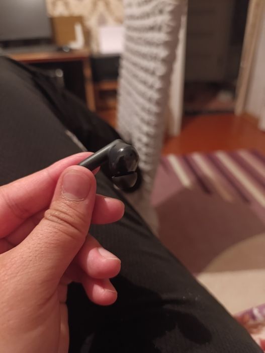 Продаю наушники Реалми Т310