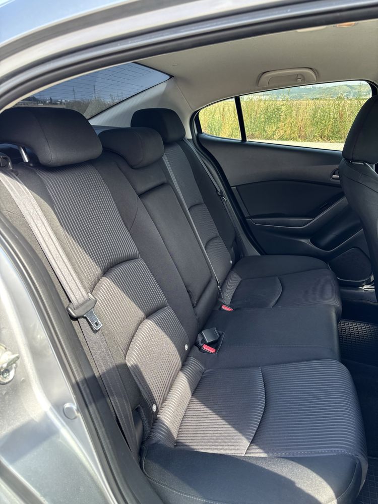 Mazda 3 [2015] 1.5 benzină - pachet Attraction / 2 seturi de jante