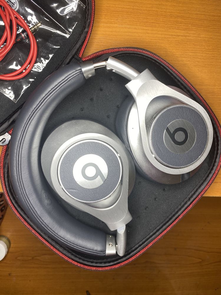 Casti Beats by Dr. Dre Exclusive