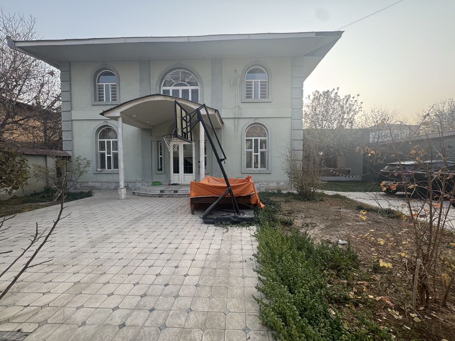 Два дома на одном участке 9соток