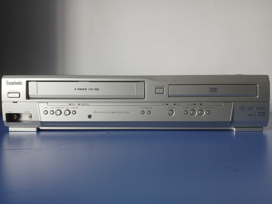 Video combo DVD-VHS/VCR Symphonic , Funay Europe GMBH , Made in P.R.C.