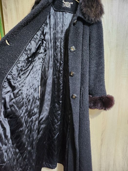 Зимнее пальто с мехом