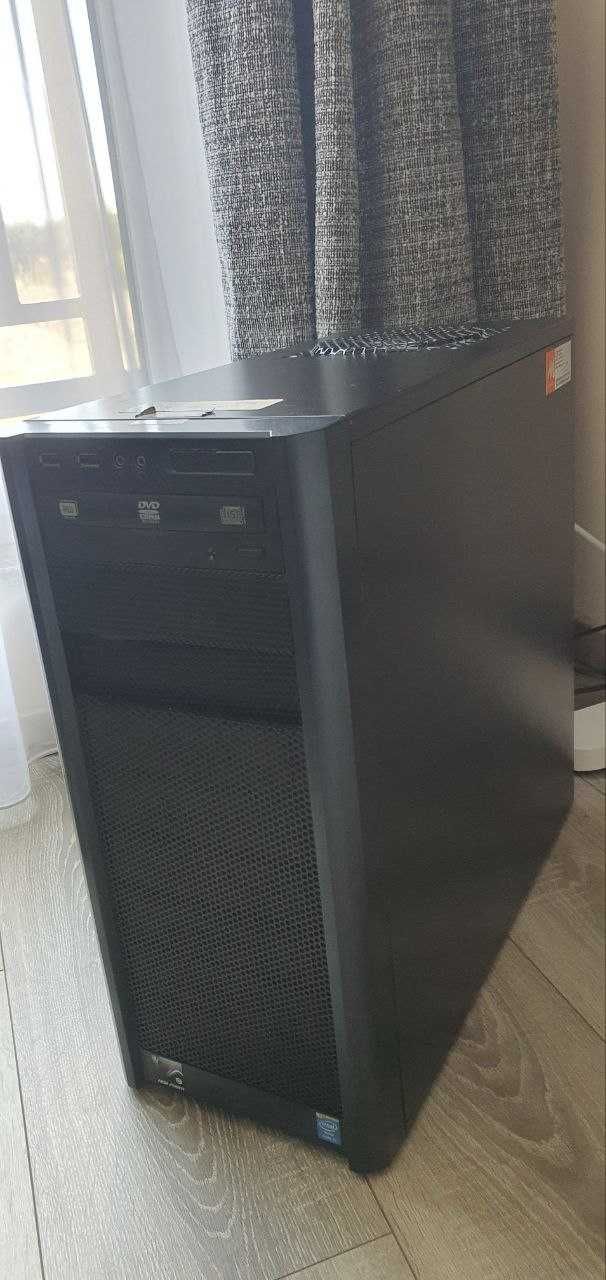 PC Asus Antec / unitate centrala 32Gb RAM, 3.40 GHz, 1TB HDD + 256 SSD