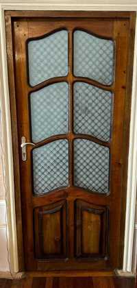Двери деревянные с рамой и стеклянными вставками (198, 80см, 3 штуки.)