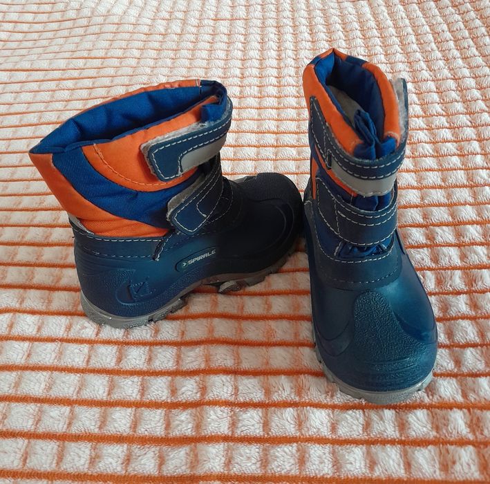 Сапоги почти нов. тёплые 23 р. на мальчика