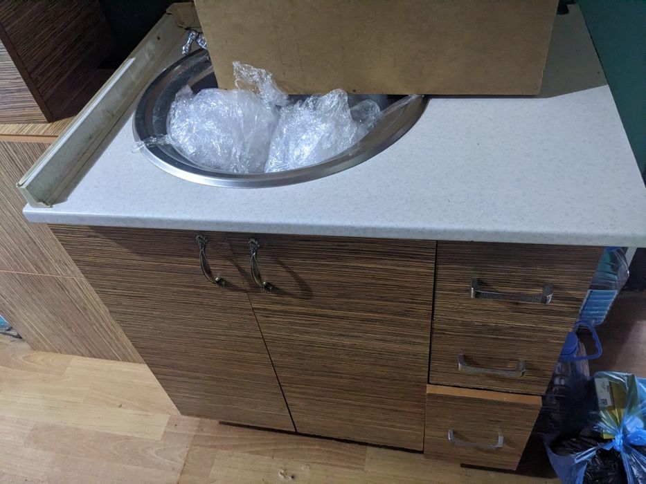 Старая кухня, можете забрать даром