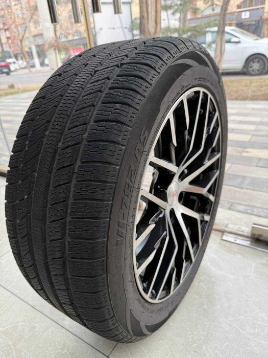 Шины с дисками Комплект