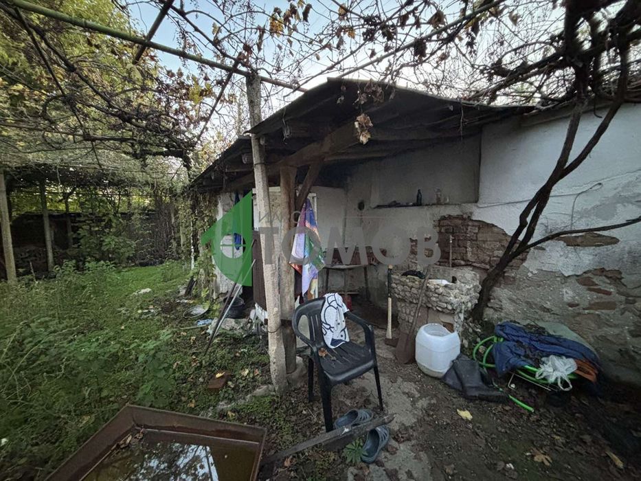 Къща с голям двор в село Найденово