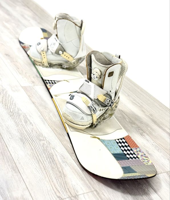 Продам сноуборд в полном комплекте