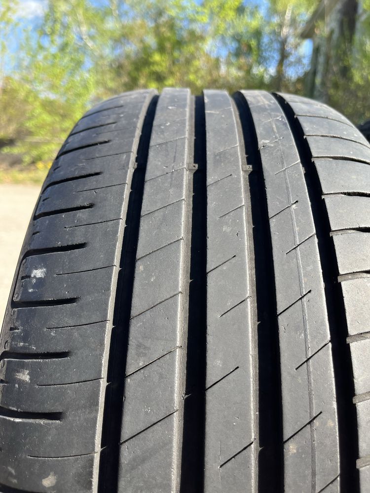 2 бр. летни гуми 225/45/18 GoodYear DOT 2517 5,5 mm