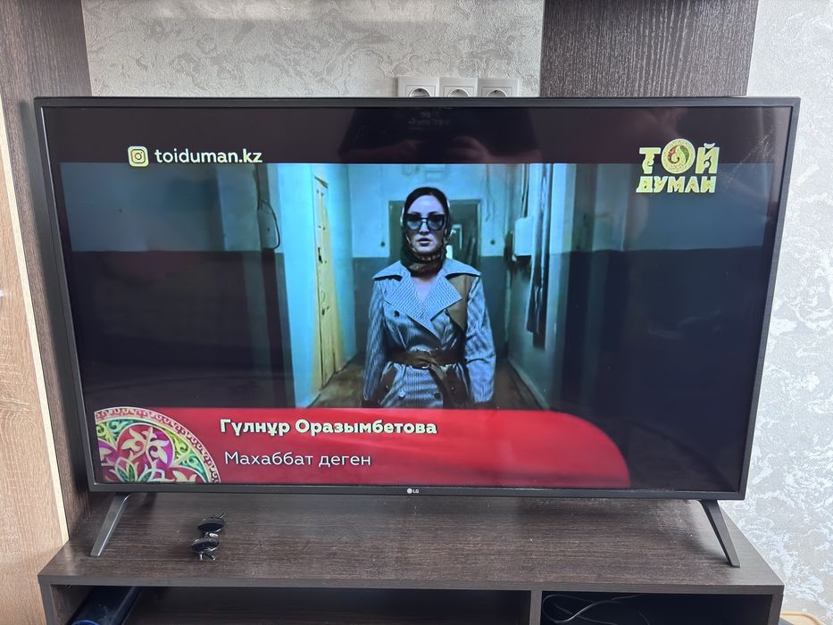 Продам 4K UltraHD телевизор LG 49UM7100PLB