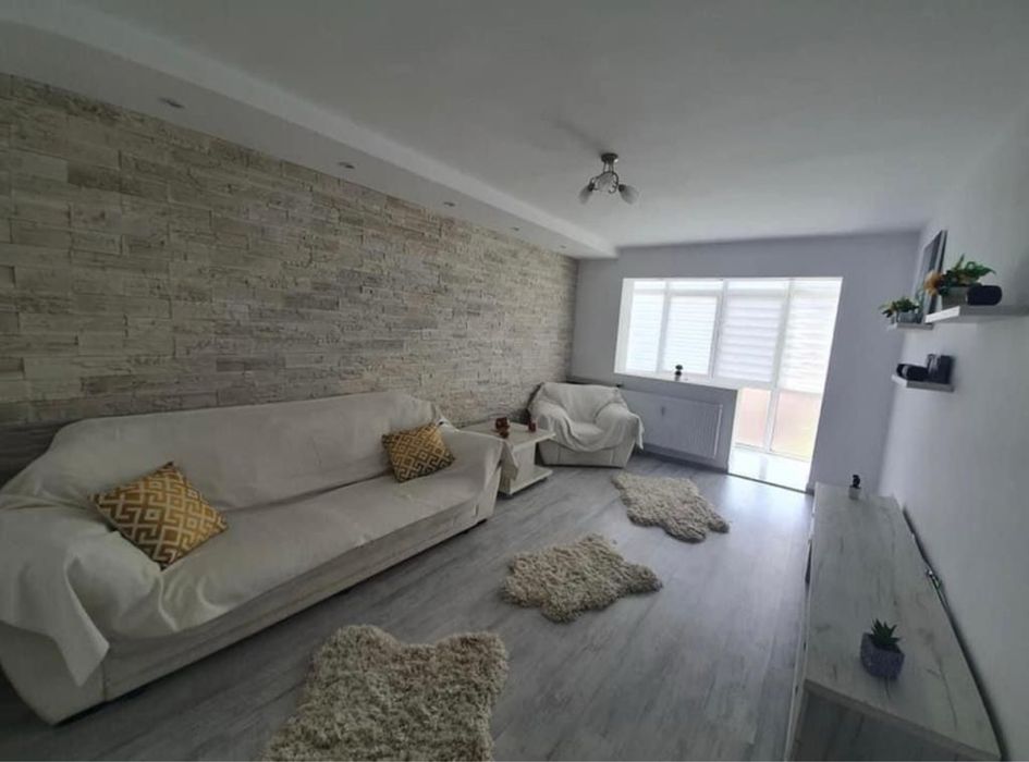 Inchiriez apartament in regim hotelier