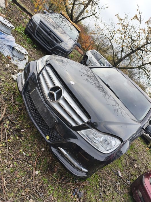 Dezmembrez Mercedes C Coupe AMG  W204 și 4 uși
