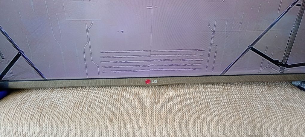 Tv Smart LG   funcționează impecabil și f ieftin