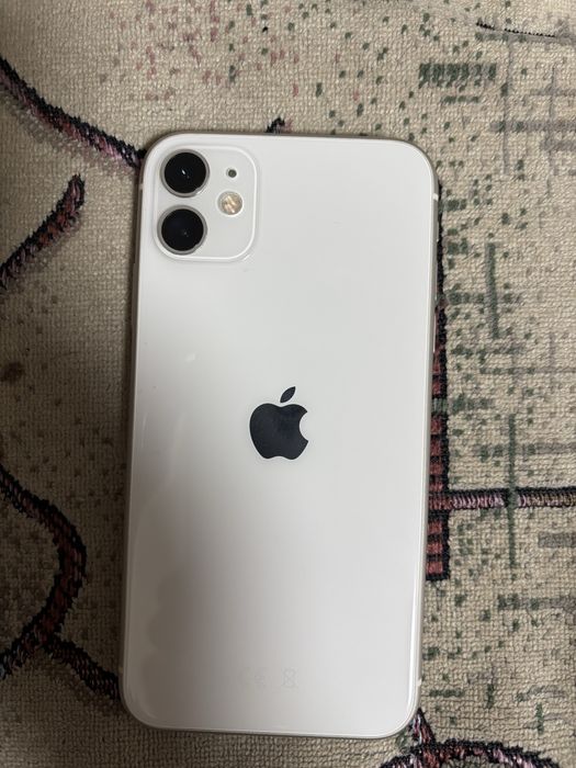 Продам Айфон 11 в отличном состоянии.