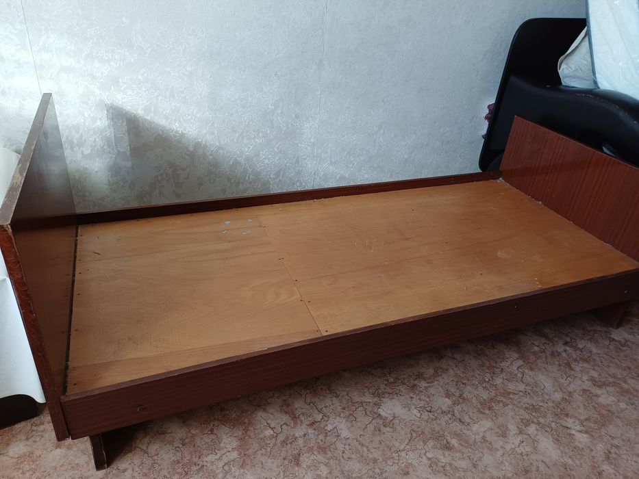 Продаю кровать 10.000