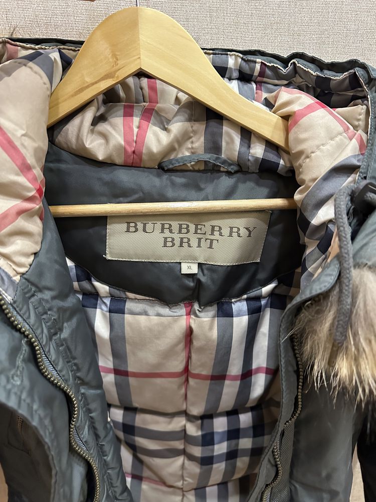 продам парку Burberry