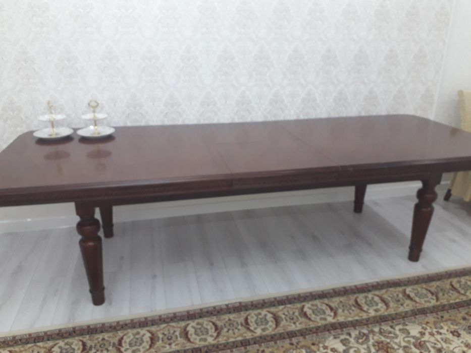Продам стол  и стулья