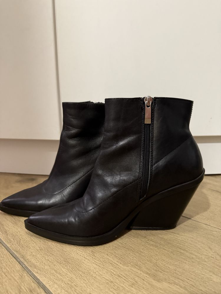 Дамски ботуши Zara  38 естествена кожа, каубойски стил