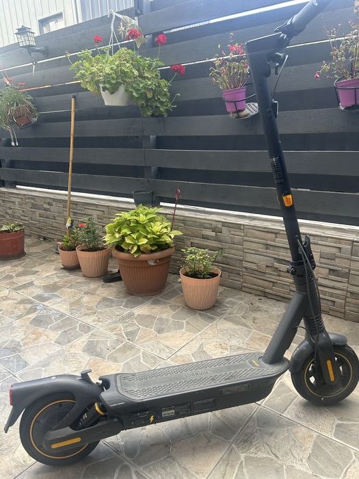 Trotineta SEGWAY-NINEBOT MAX G2 inca in garantie 1 an si 6 luni