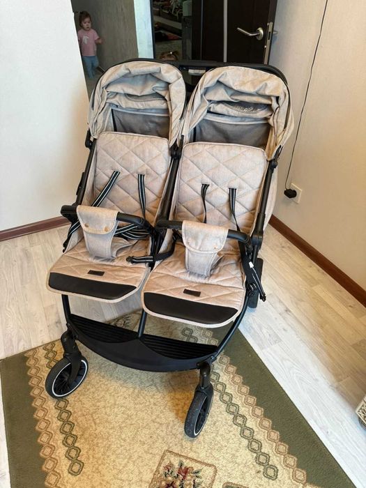 Детская коляска для двойняшек-близняшек!