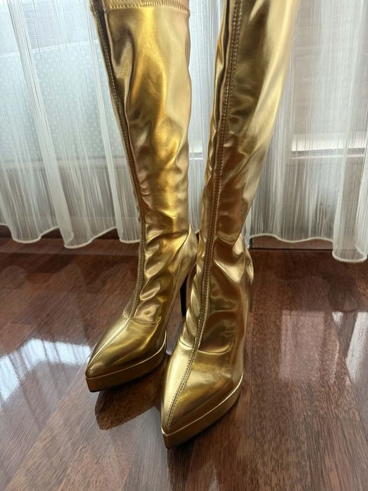 Дамски боти в златист цвят