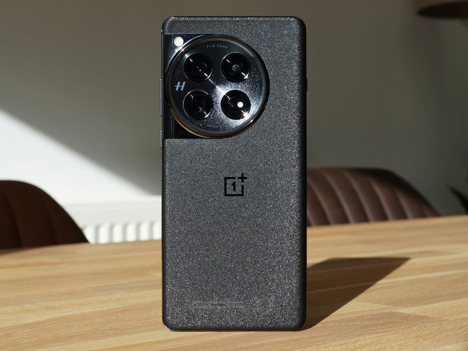 OnePlus 12 / 256GB / 12GB