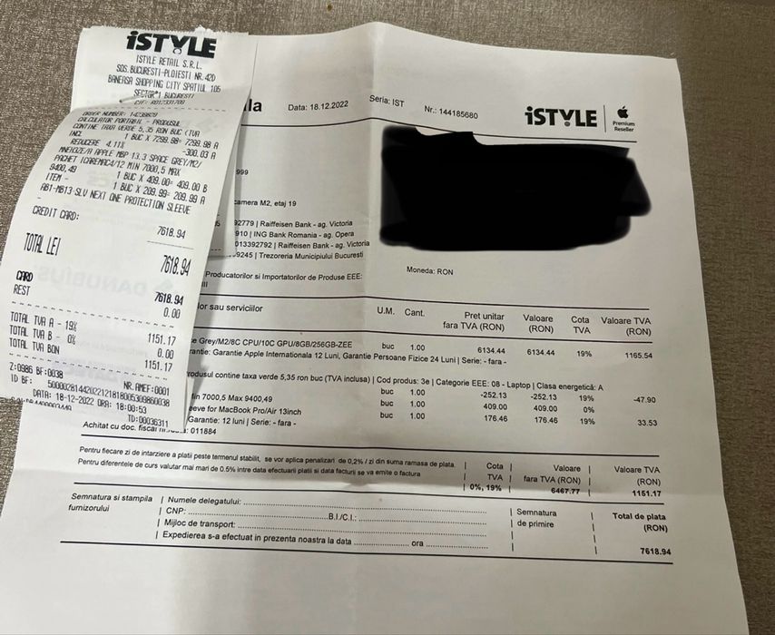 Vand macbook Pro aproape nefolosit