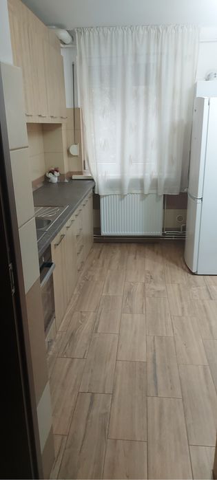 Inchiriez apartament 3camere