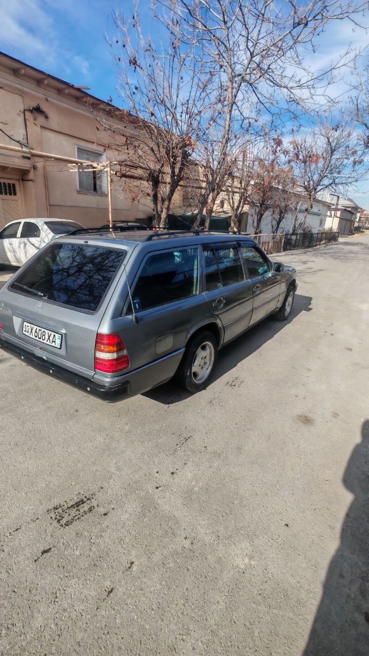 Мерсадес бенс 124 уневерсал