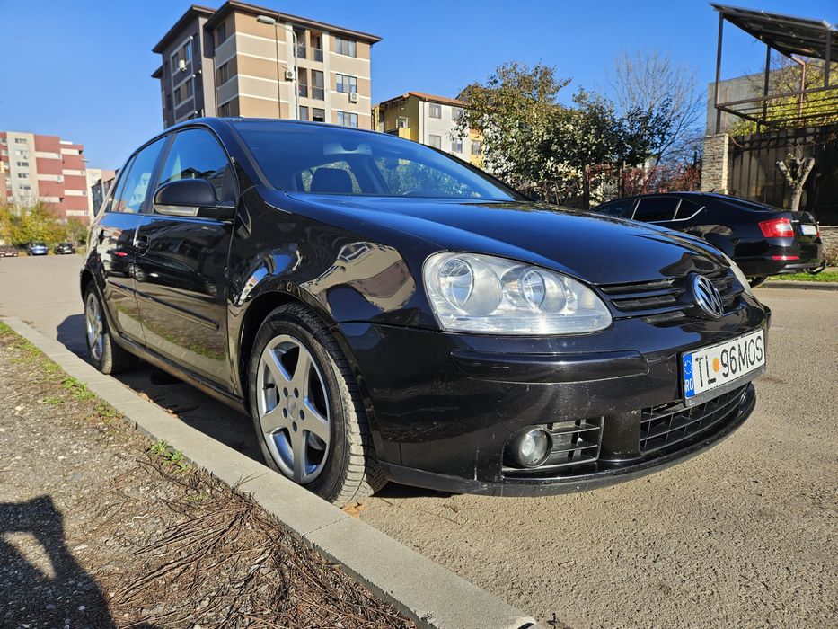 VW Golf 5 2.0 TDI 140CP, cutie manuală 6 trepte
