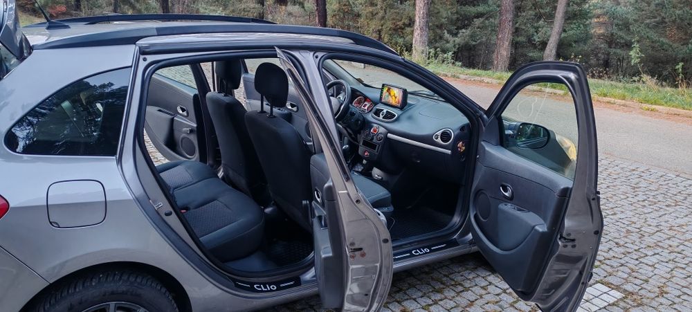 Vând Renault Clio Sport Tourer