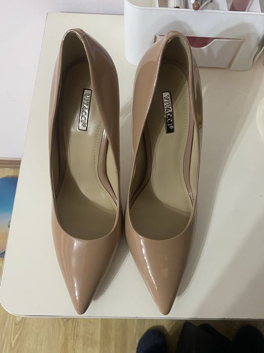 Туфли лакированные продаю