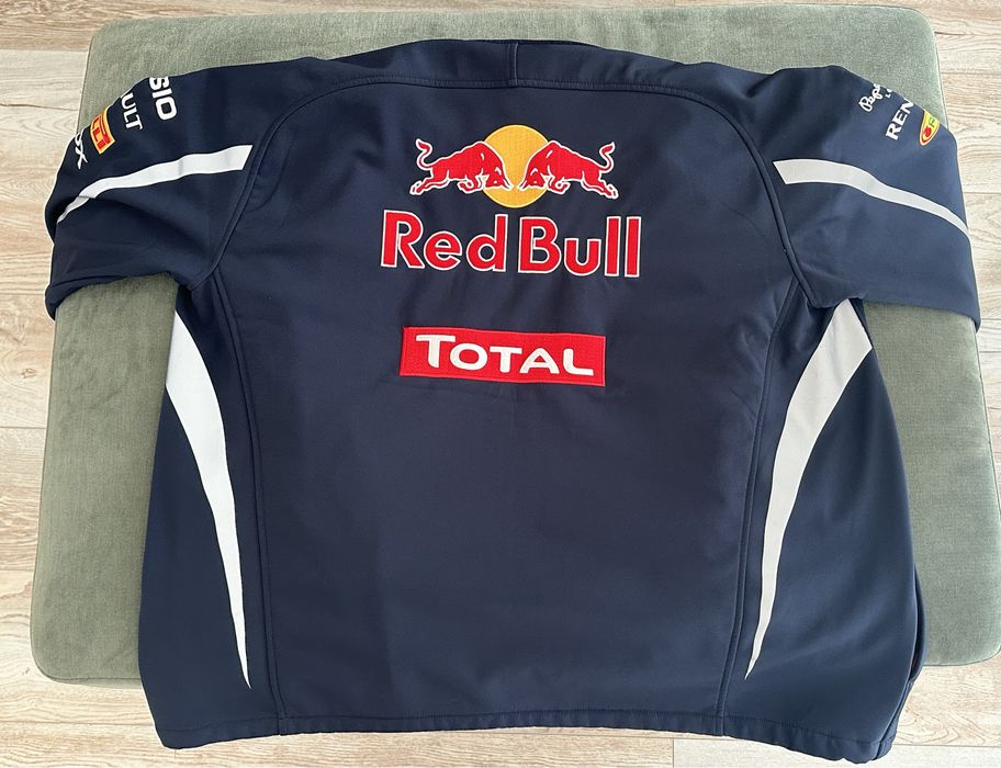 Оригинальная куртка Red Bull Racing Infiniti F1 Team