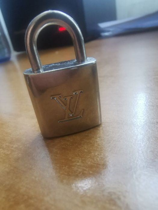 Breloc Louis Vuitton Lacatel breloc LV