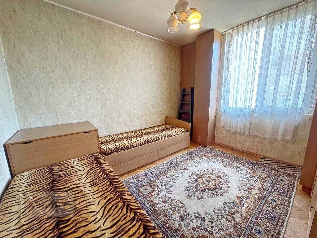 Тристаен апартамент в центъра на Велико Търново
