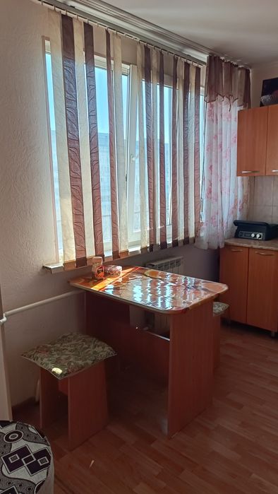 Продам 2 ух комнатную квартиру  с мебелью и бытовой техникой.