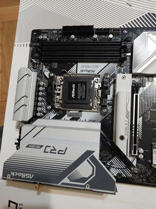 Ryzen 7 7700X + AsRock B650 Pro RS с М2 Wi-Fi модул