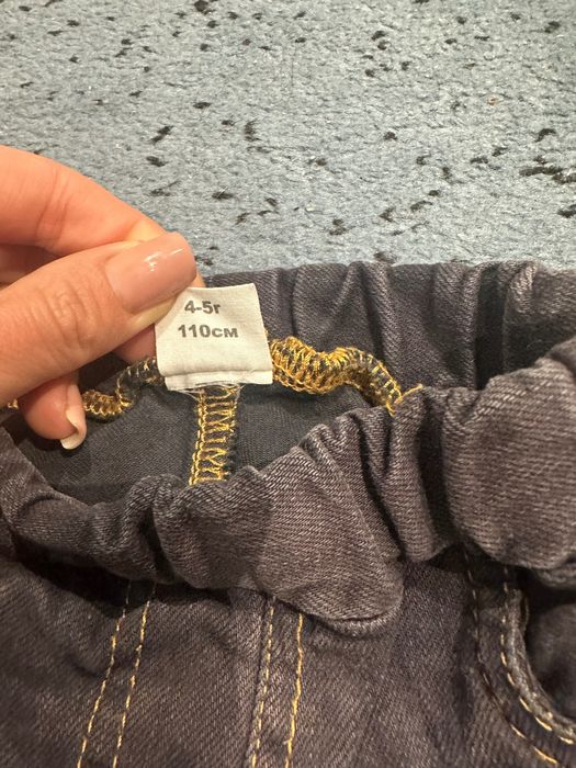 Детски дънки размер 4-5г.