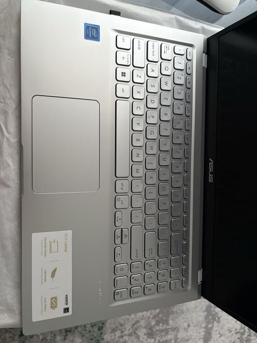 Vand laptop Asus