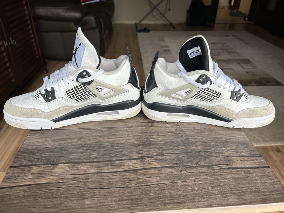 Air Jordan 4 Retro Military Black