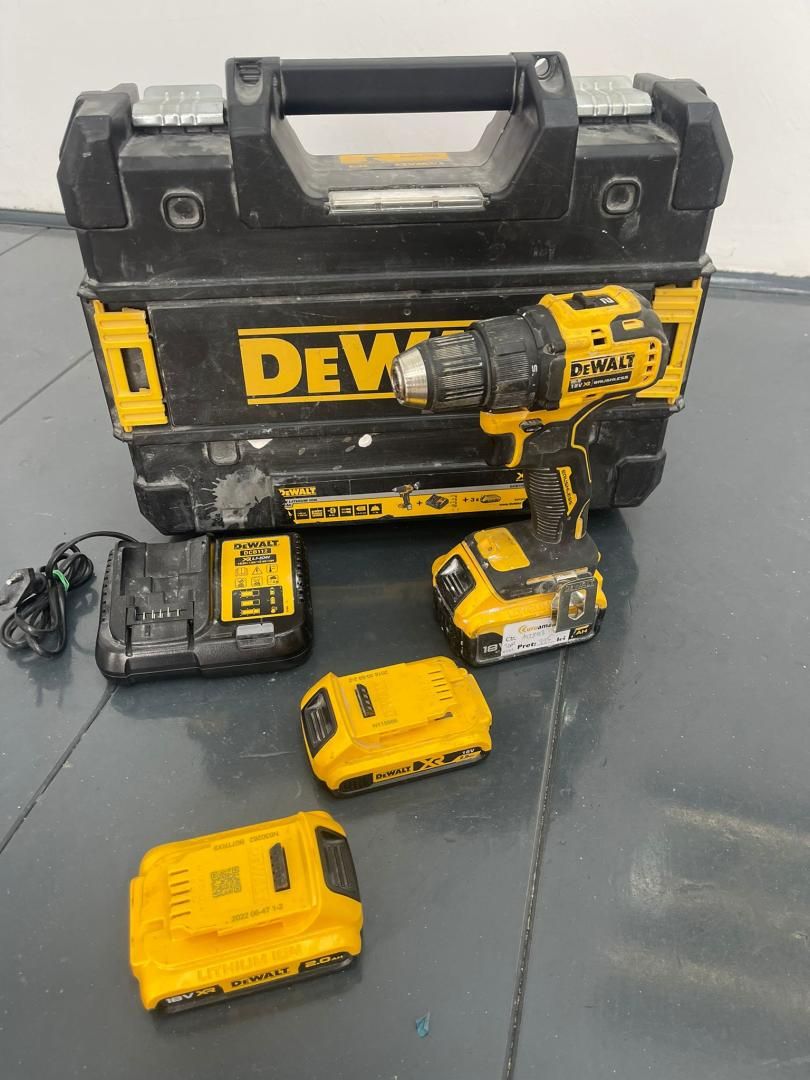 Masina de gaurit si insurubat DEWALT DCD708 -A-