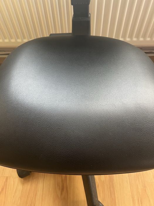 Стол за бюро с механизъм