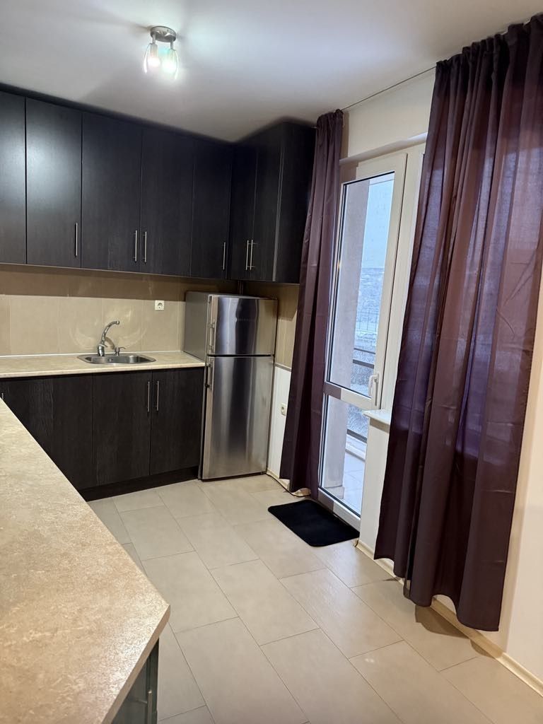 Дава се под наем Тристаен апартамент в Габрово, Център - 100 кв.м за 408 € - Снимка #1