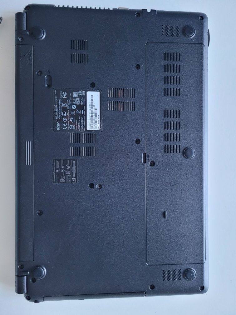 Laptop Acer E1-530